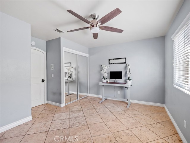18160 Harbor Drive, Victorville CA: https://media.crmls.org/medias/d4fc7740-9404-4c08-874d-48cd3b1b8723.jpg