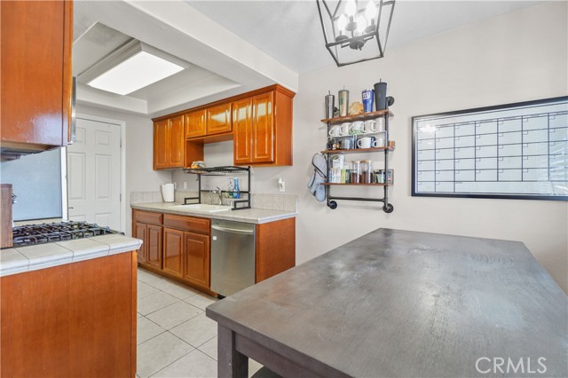 Detail Gallery Image 9 of 28 For 1509 Stanley Ave #304,  Long Beach,  CA 90804 - 3 Beds | 2 Baths