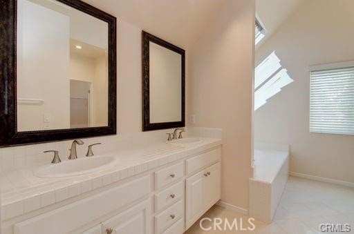 MLS #OC25096363 img 5
