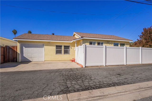 8217 5th Street, Downey, California 90241, 2 Bedrooms Bedrooms, ,1 BathroomBathrooms,Single Family Residence,For Sale,5th,PW24227922