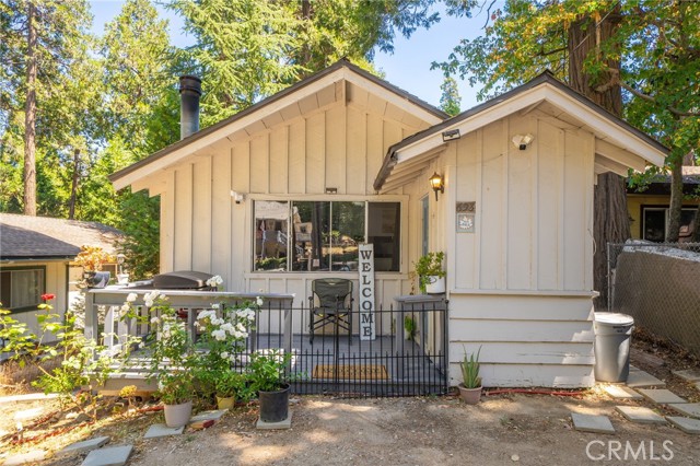 Detail Gallery Image 1 of 46 For 693 Ca 138, Crestline,  CA 92325 - 3 Beds | 2 Baths