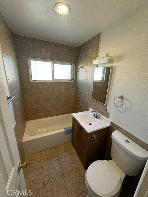 Detail Gallery Image 8 of 8 For 1137 7th #8,  Long Beach,  CA 90813 - 2 Beds | 1 Baths