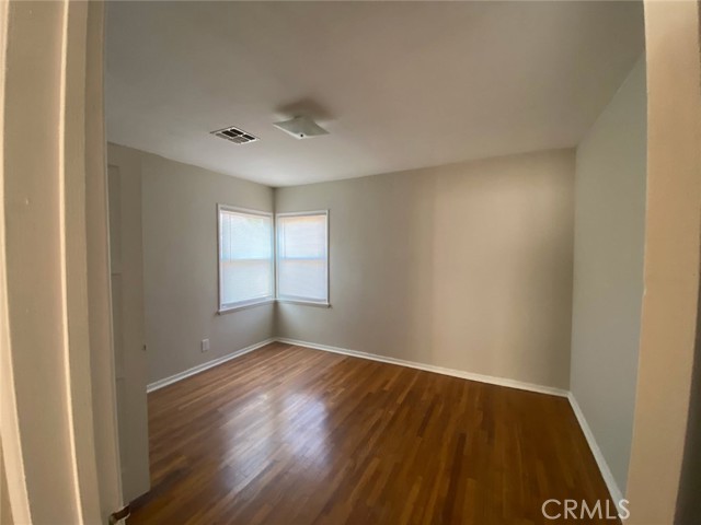 8920 Darby Avenue, Northridge CA: https://media.crmls.org/medias/d4fe86ec-fbc7-423d-b100-64159752771f.jpg
