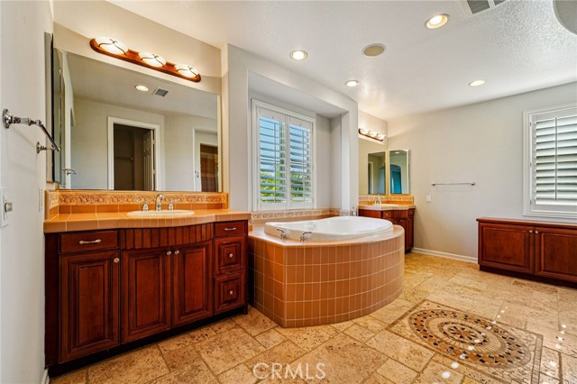 Detail Gallery Image 20 of 68 For 8622 Edelweiss, Corona,  CA 92883 - 5 Beds | 4/1 Baths
