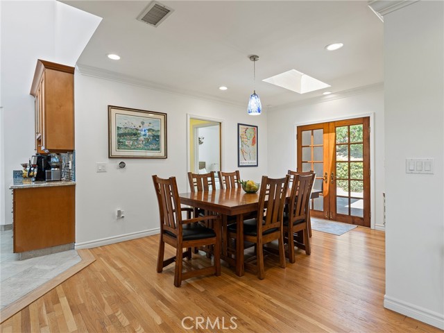 Detail Gallery Image 13 of 72 For 1012 N Sunset Canyon Dr, Burbank,  CA 91504 - 3 Beds | 2 Baths