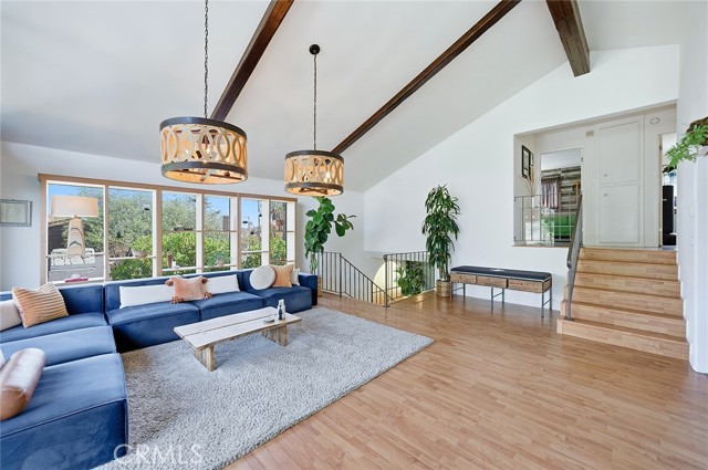 Detail Gallery Image 5 of 31 For 4805 E Colorado, Long Beach,  CA 90814 - 3 Beds | 3 Baths