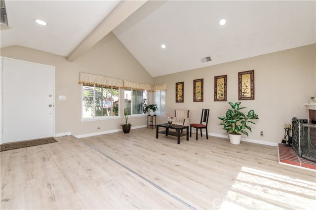 12441 Interior Circle, Los Alamitos CA: https://media.crmls.org/medias/d4ff6c0c-f147-473c-9851-6d4eb2120994.jpg