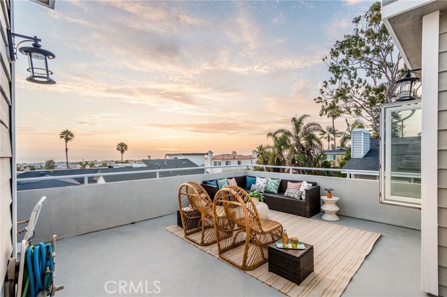 927 6th Street, Hermosa Beach CA: https://media.crmls.org/medias/d500b81b-b0b2-4379-a1ba-8c36862872f3.jpg