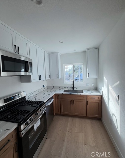 Detail Gallery Image 12 of 14 For 9326 Holmes Ave, Los Angeles,  CA 90002 - 4 Beds | 3 Baths