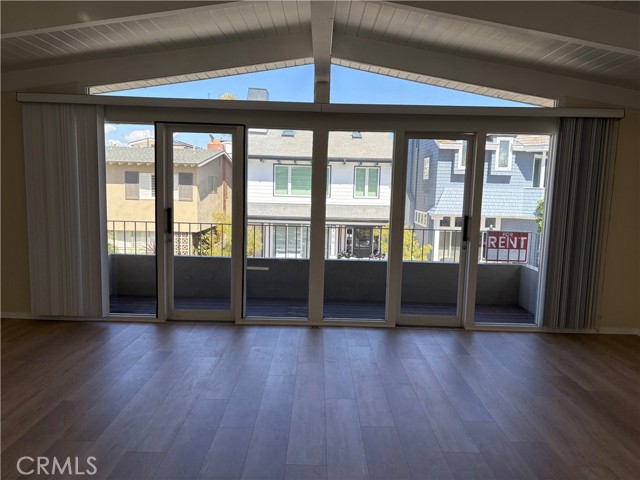 Detail Gallery Image 2 of 13 For 205 Abalone Ave a,  Newport Beach,  CA 92662 - 3 Beds | 2 Baths