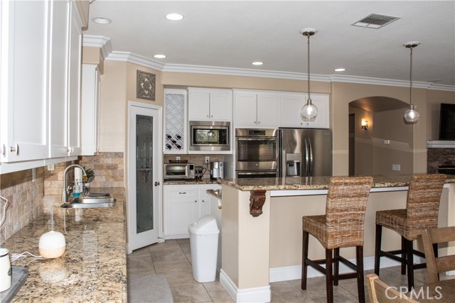 1671 Fairway Drive, Corona CA: https://media.crmls.org/medias/d5030aed-24ed-4601-860c-f7223bcf804e.jpg