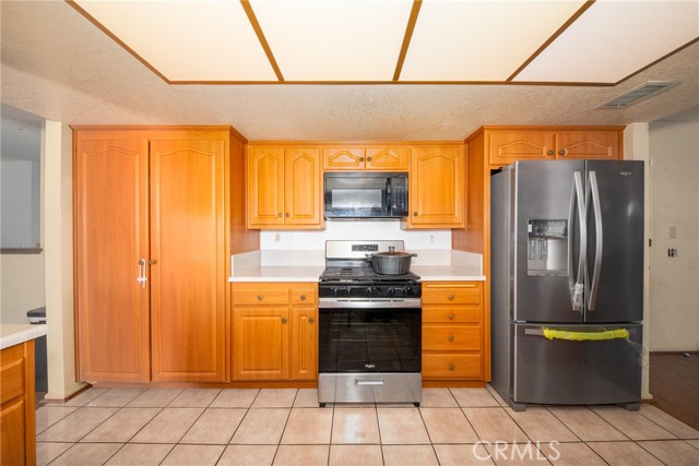 Detail Gallery Image 14 of 36 For 17101 Baywood Way, Victorville,  CA 92395 - 3 Beds | 2 Baths