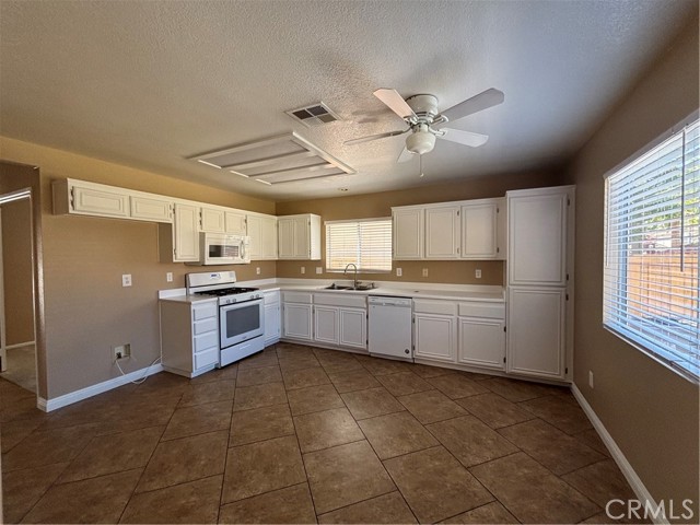 43545 Corte Logrono, Temecula CA: https://media.crmls.org/medias/d503323e-854f-49c0-8815-d0f0082c2c25.jpg