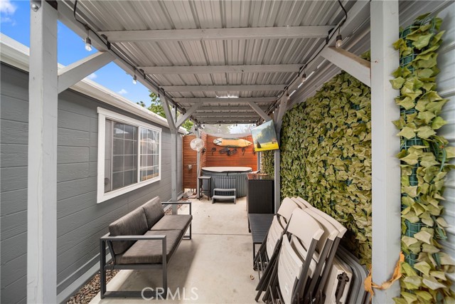 22353 Roscoe Boulevard, West Hills CA: https://media.crmls.org/medias/d5034135-7c4c-4567-aab2-a984776741da.jpg