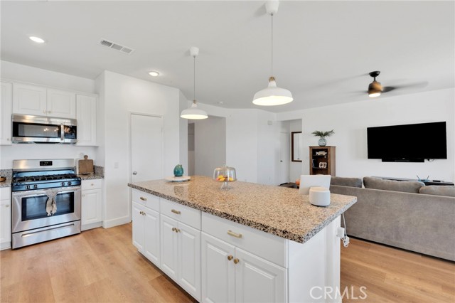 Detail Gallery Image 14 of 45 For 11438 Helena St, Adelanto,  CA 92301 - 3 Beds | 2 Baths