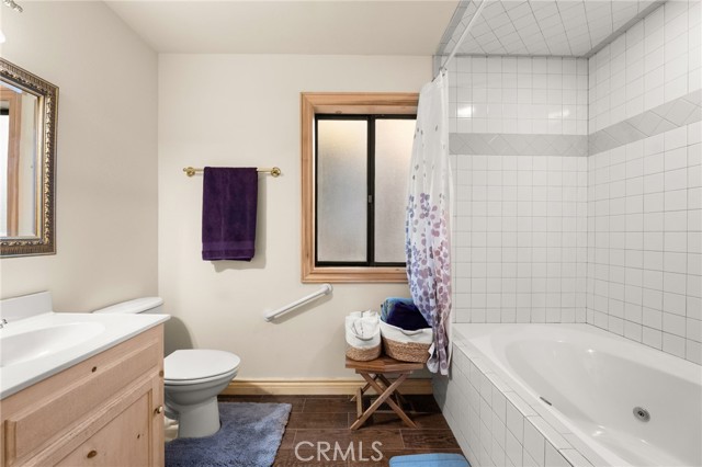 Detail Gallery Image 17 of 31 For 2011 Nob Hill, Running Springs,  CA 92382 - 3 Beds | 2/1 Baths