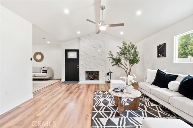 215 E Sierra Madre Avenue, Azusa CA: https://media.crmls.org/medias/d5038440-028b-4d3d-84d2-4e25dd9d61f1.jpg