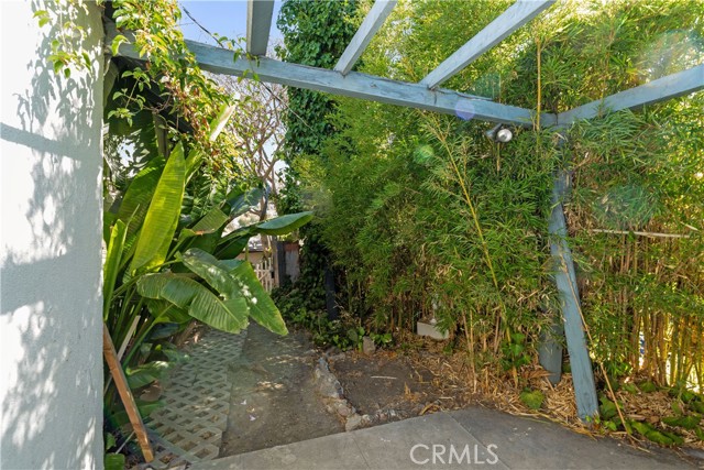 Detail Gallery Image 13 of 41 For 3432 Larissa Dr, Los Angeles,  CA 90026 - – Beds | – Baths