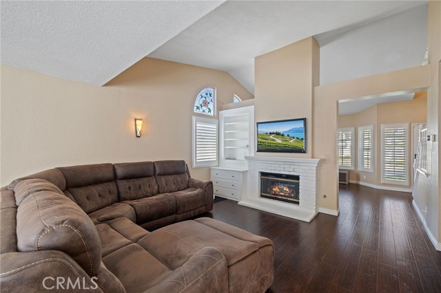 Image 9 of 52 For 42014 Roanoake St.