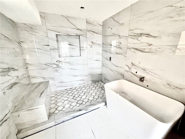 Detail Gallery Image 14 of 22 For 28832 Top of the World, Laguna Beach,  CA 92651 - 4 Beds | 3/1 Baths