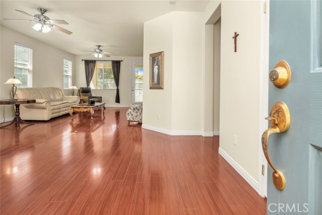 Detail Gallery Image 7 of 44 For 331 Hollyhill Dr, Bakersfield,  CA 93312 - 3 Beds | 2 Baths