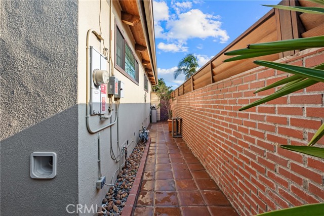 513 E Hillsdale Street, Inglewood CA: https://media.crmls.org/medias/d505ea67-930d-454c-8aaa-ced929936a4a.jpg