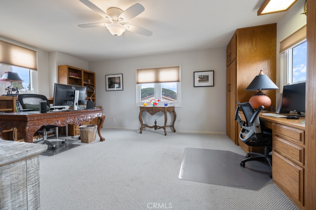 https://media.crmls.org/medias/d5063392-4084-4a0b-a281-fa0c3da2e6d2.jpg?preset=X-Large