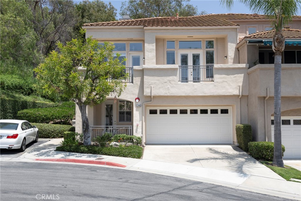 308 S San Vicente Lane
