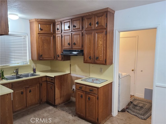 7938 Chantry Avenue, Fontana CA: https://media.crmls.org/medias/d508a456-a4e9-4544-a294-db9b170af177.jpg