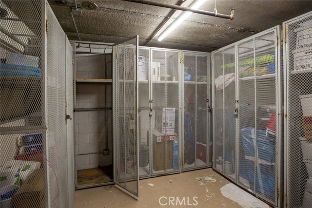 550 E Santa Anita Avenue, Burbank CA: https://media.crmls.org/medias/d5090acf-be7d-4fd3-a86f-e98a4503f2f7.jpg