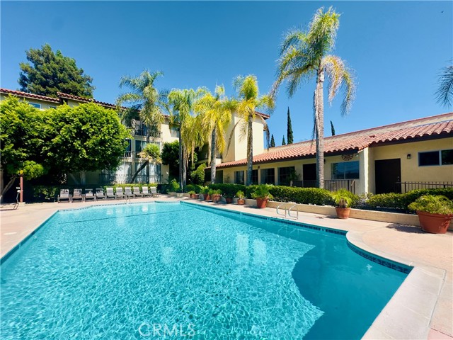 12720 Burbank Boulevard, Valley Village CA: https://media.crmls.org/medias/d5093c43-0a5c-43a3-b4f2-516c571781ef.jpg