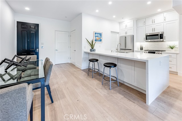 Detail Gallery Image 13 of 32 For 4820 Bellflower Ave #208,  North Hollywood,  CA 91601 - 3 Beds | 3 Baths