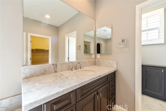 Detail Gallery Image 33 of 42 For 120 Tomato Springs, Irvine,  CA 92618 - 4 Beds | 3/1 Baths