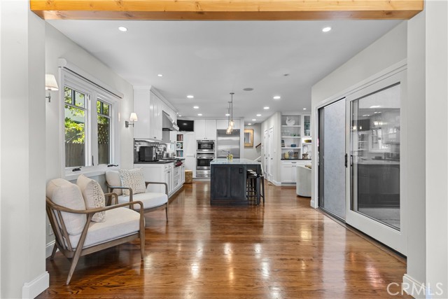 Detail Gallery Image 9 of 38 For 36 Pomona Ave, Long Beach,  CA 90803 - 3 Beds | 3 Baths