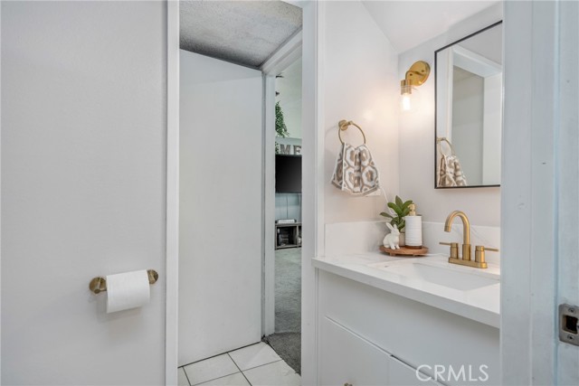 6858 John Dr, Jurupa Valley CA: https://media.crmls.org/medias/d50bebd3-5291-4ade-81cc-0c52124cebe4.jpg
