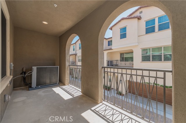 305 autumn sage, Lake Forest CA: https://media.crmls.org/medias/d50d8dd6-7422-4490-8ed5-163f593007c2.jpg