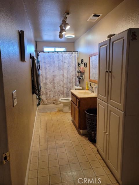Detail Gallery Image 26 of 75 For 2940 S Elm Ave, Fresno,  CA 93706 - 4 Beds | 2 Baths