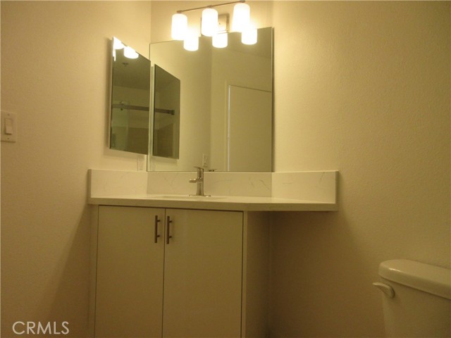 Detail Gallery Image 17 of 25 For 7330 Eton Ave #203,  Canoga Park,  CA 91303 - 2 Beds | 2 Baths