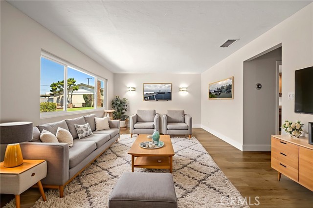 Detail Gallery Image 2 of 29 For 2295 N Tustin St #25,  Orange,  CA 92865 - 1 Beds | 1 Baths