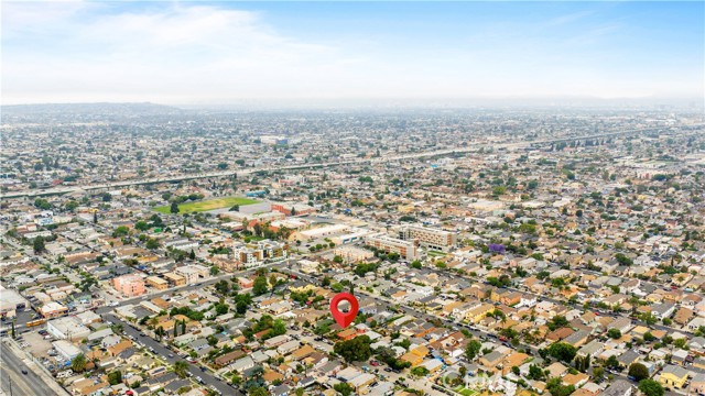 157 E 70th Street, Los Angeles CA: https://media.crmls.org/medias/d50fa5b4-5530-4072-86b9-017f39babe98.jpg