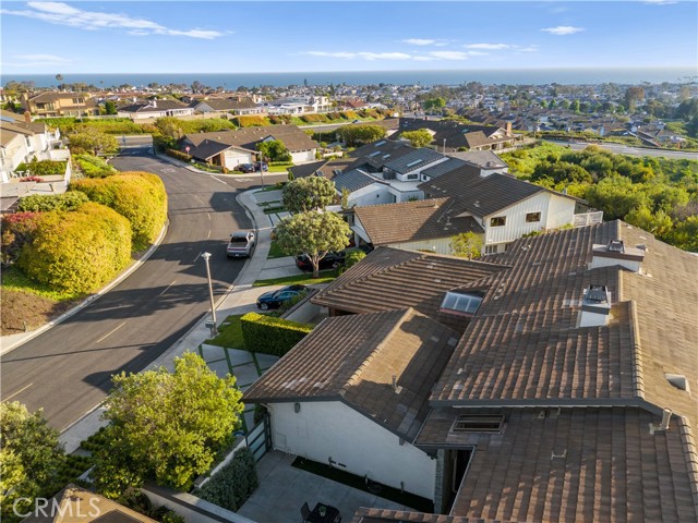 9 Jasmine Creek Dr, Corona del Mar CA: https://media.crmls.org/medias/d50fbed1-bc30-4700-ad40-a381f137c9b3.jpg