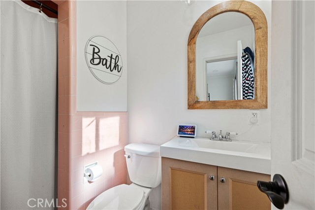 Detail Gallery Image 17 of 27 For 18229 Strathern St, Reseda,  CA 91335 - 3 Beds | 2 Baths