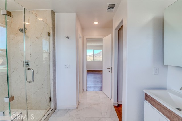 Detail Gallery Image 12 of 27 For 14424 Buvan Ct, Moreno Valley,  CA 92555 - 5 Beds | 3/1 Baths