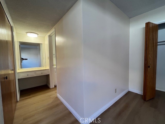 https://media.crmls.org/medias/d510700d-eb1d-4163-b9b9-f5d8760ec359.jpg?preset=X-Large