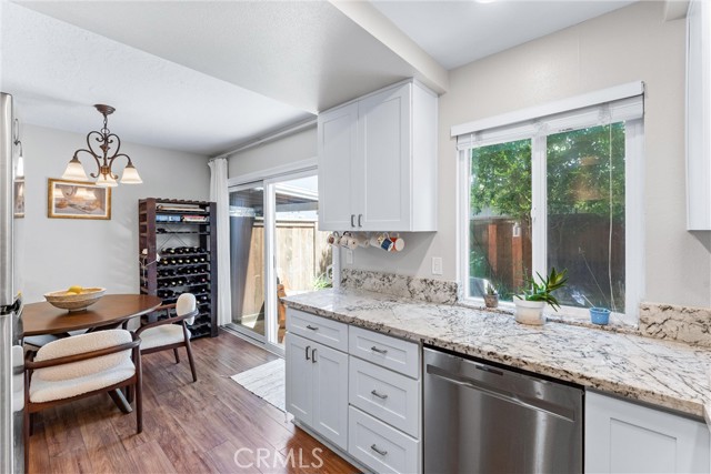 Detail Gallery Image 13 of 29 For 1121 E 1st St, Tustin,  CA 92780 - 2 Beds | 1/1 Baths