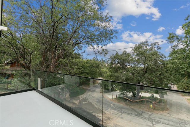 1670 Grass Valley Road, Lake Arrowhead CA: https://media.crmls.org/medias/d51106f4-cd93-4c6a-bd29-640872362de9.jpg