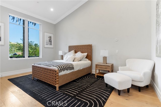 4635 Brewster Drive, Tarzana CA: https://media.crmls.org/medias/d5116b5c-076c-44d9-a879-21b13ee3e6dd.jpg