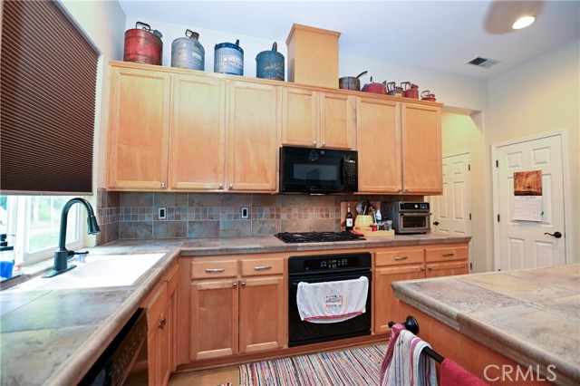 Detail Gallery Image 5 of 25 For 1422 Ridgebrook Way, Chico,  CA 95928 - 3 Beds | 2 Baths