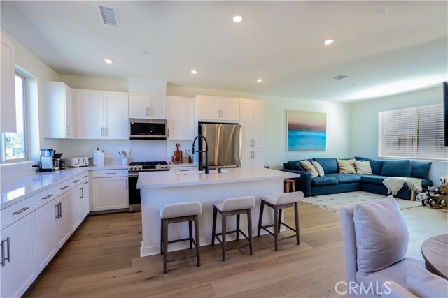 Detail Gallery Image 2 of 13 For 1571 Lima Way #2,  Placentia,  CA 92870 - 2 Beds | 2/1 Baths