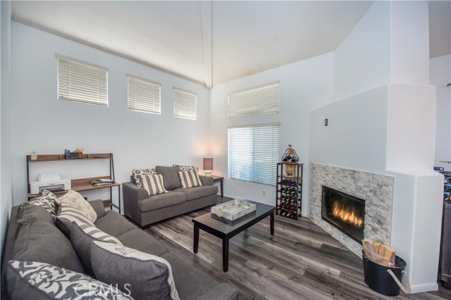 Detail Gallery Image 3 of 27 For 2290 Indigo Hills Dr #6,  Corona,  CA 92879 - 2 Beds | 2 Baths